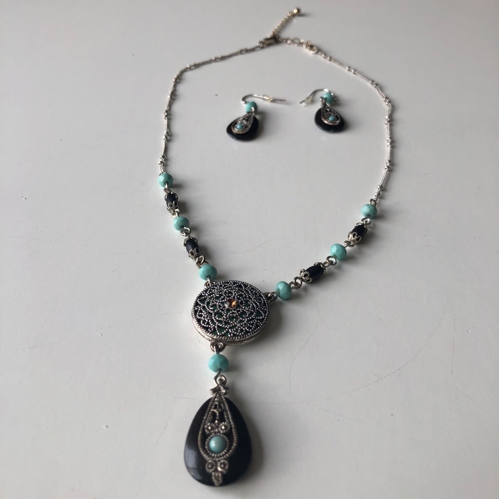 Avon jewelry set